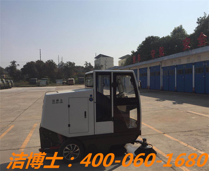 潔博士駕駛掃地車客戶案例——空軍西安軍械修理廠 潔博士駕駛掃地車客戶案例——空軍西安軍械修理廠