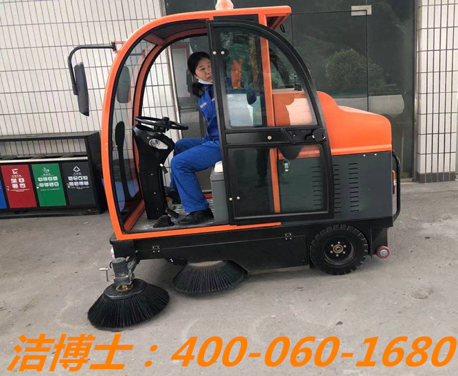 潔博士掃地車客戶案例——廣州黃坤油庫 潔博士掃地車客戶案例——廣州黃坤油庫